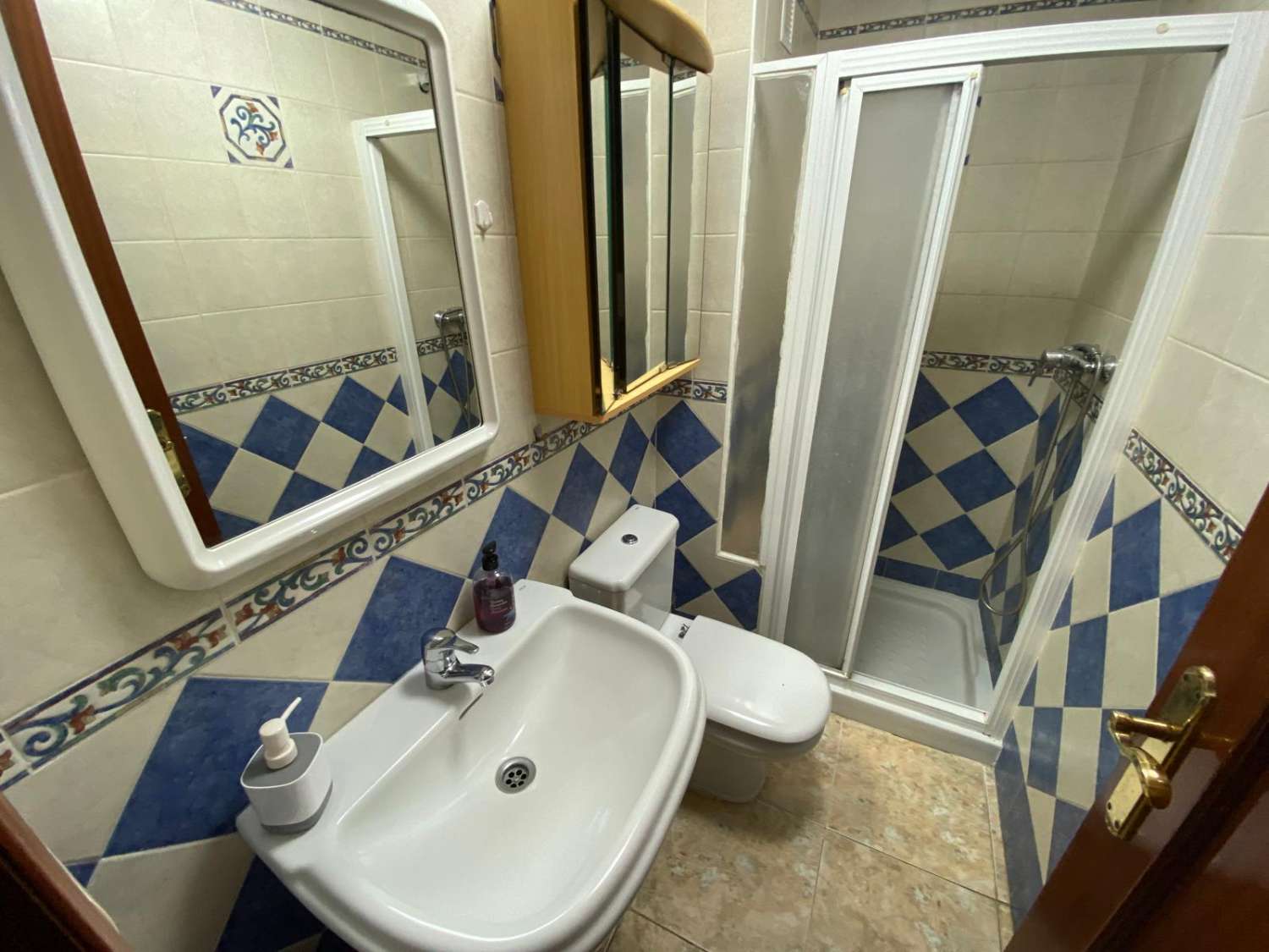 Se alquila piso 2 domitorios en Playa de los Boliches, Fuengirola,