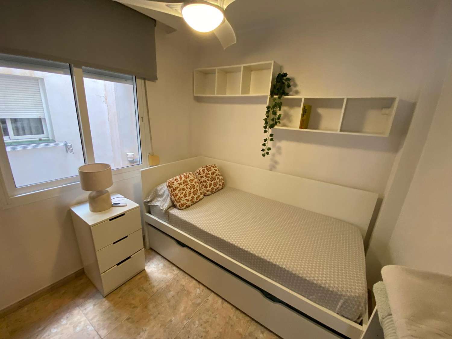 Se alquila piso 2 domitorios en Playa de los Boliches, Fuengirola,