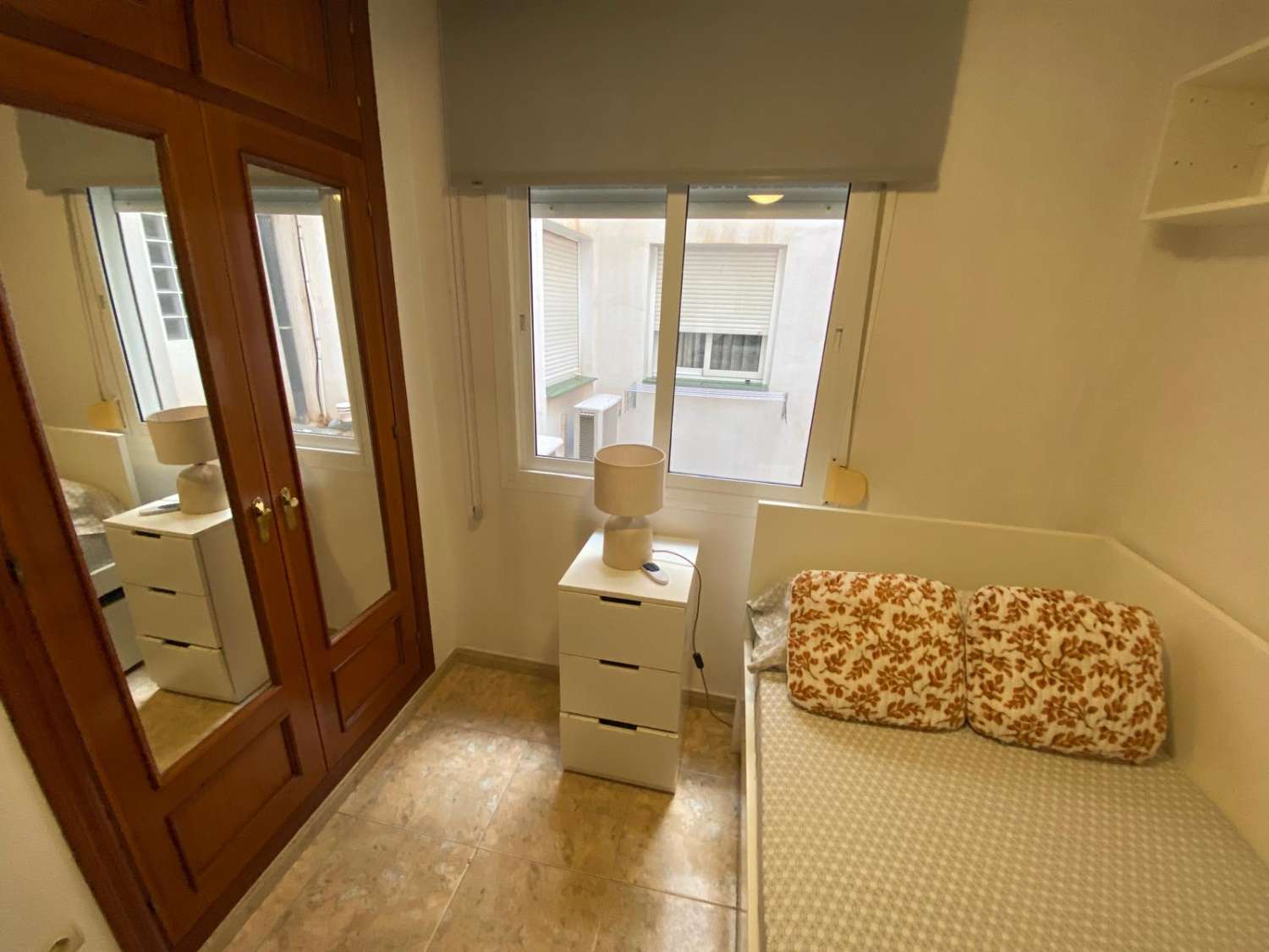 Se alquila piso 2 domitorios en Playa de los Boliches, Fuengirola,