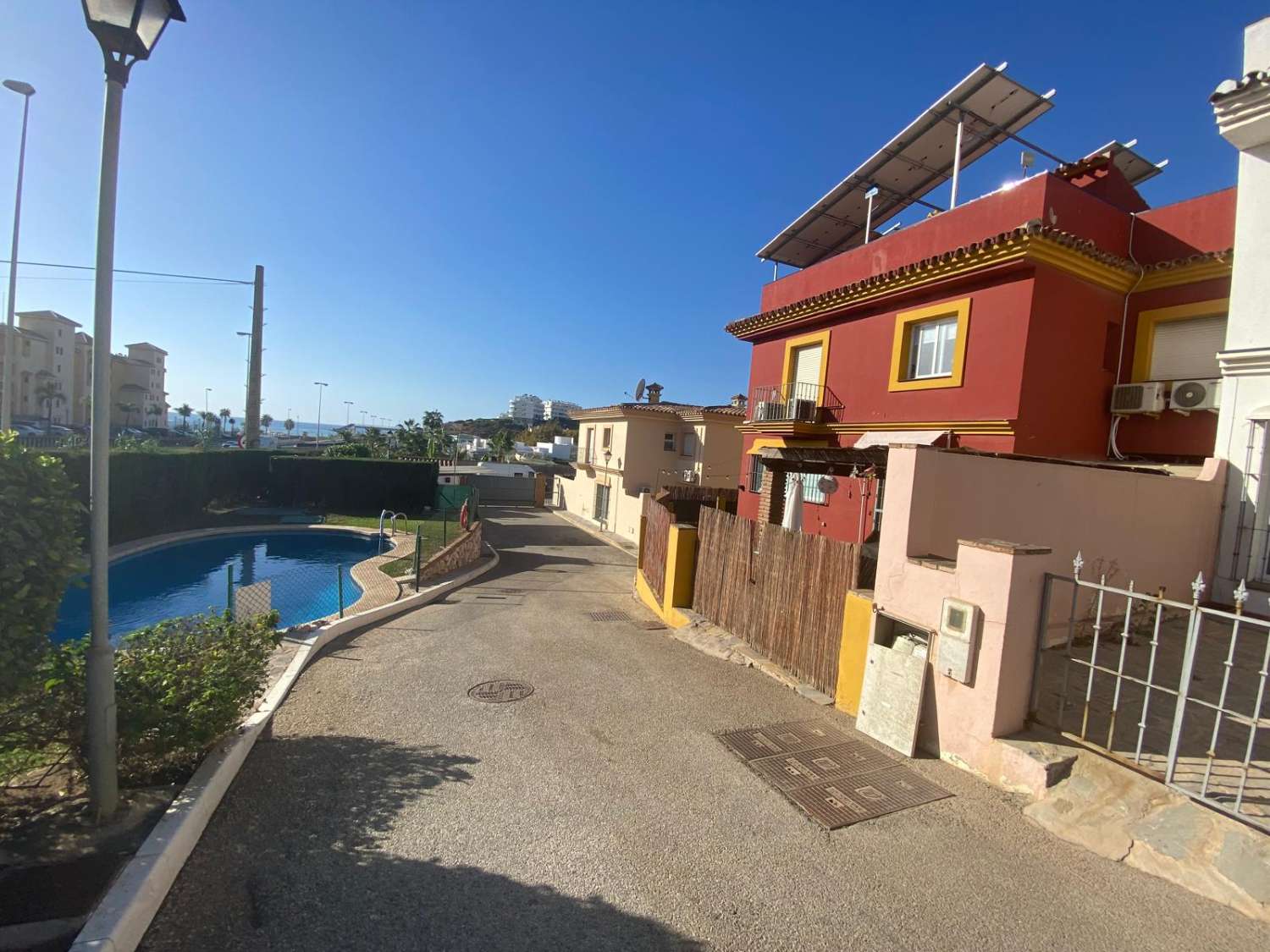 Se alquila adosado en Fuengirola, zona Sohail.