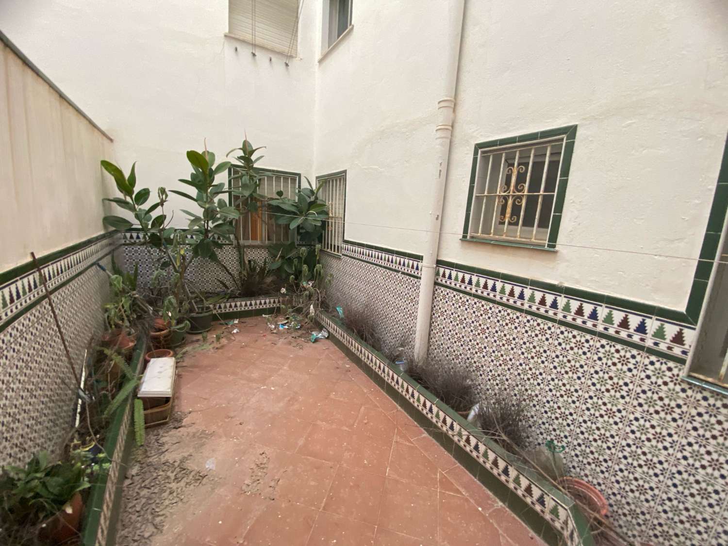 Se vende piso 3 dormitorios y 2 baños, con parking a un paso de la playa