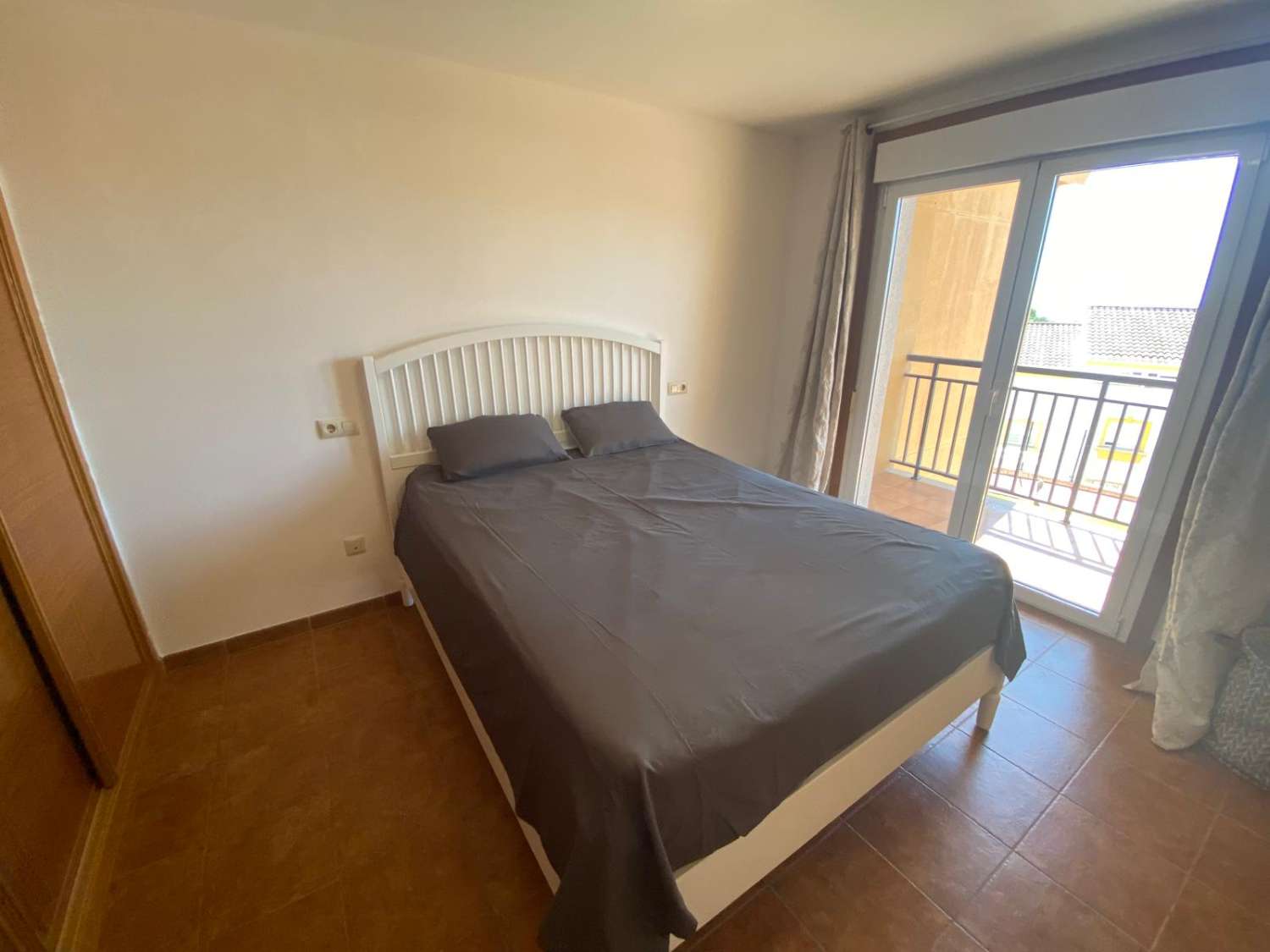 Amplio chalet adosado 4 dormitorios y 3 baños en alquiler larga temporada