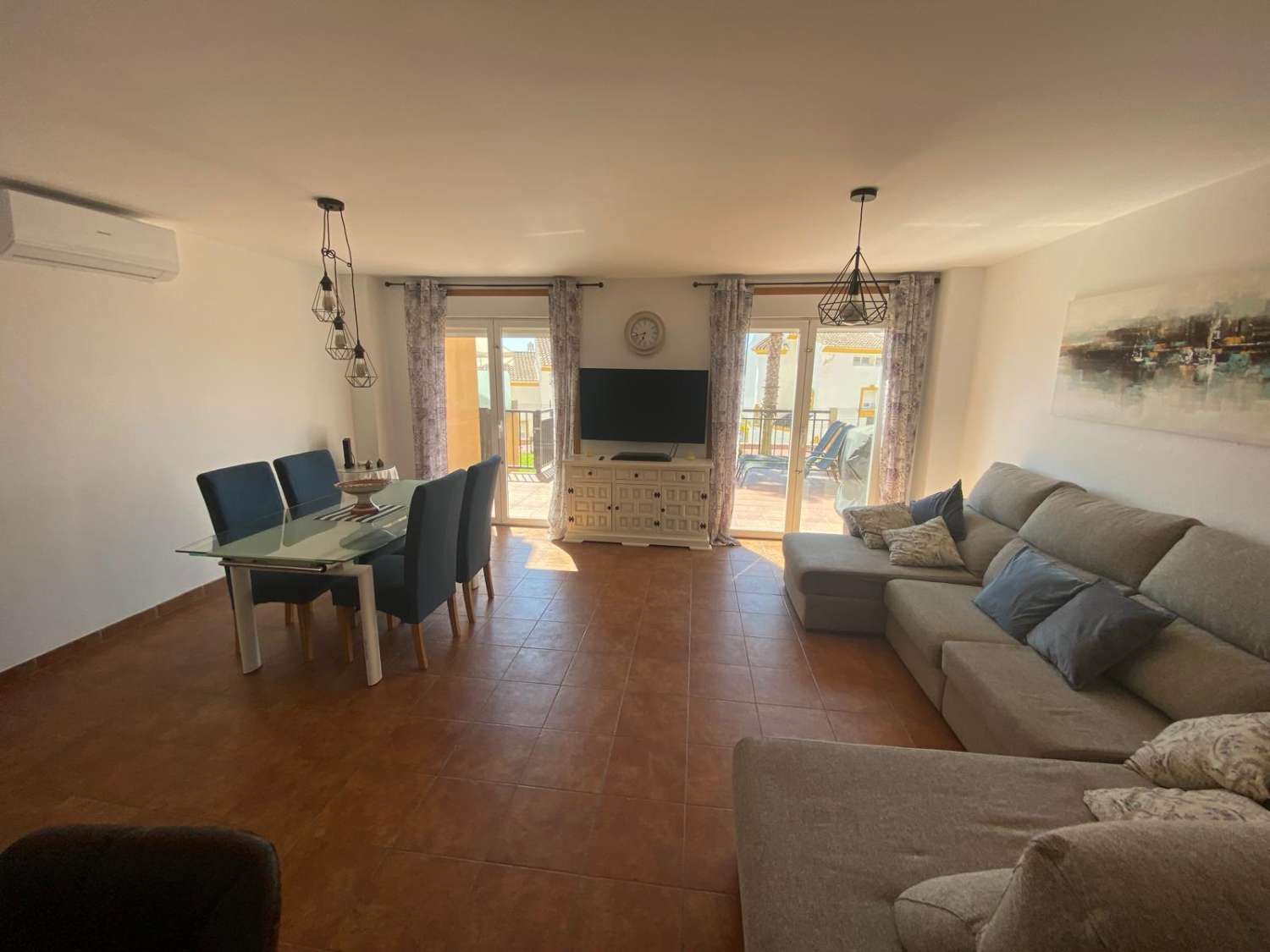 Amplio chalet adosado 4 dormitorios y 3 baños en alquiler larga temporada
