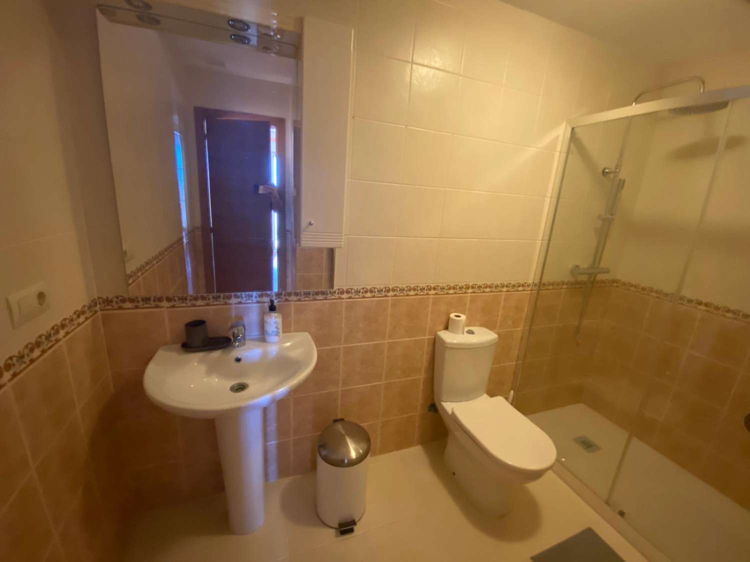 Amplio chalet adosado 4 dormitorios y 3 baños en alquiler larga temporada