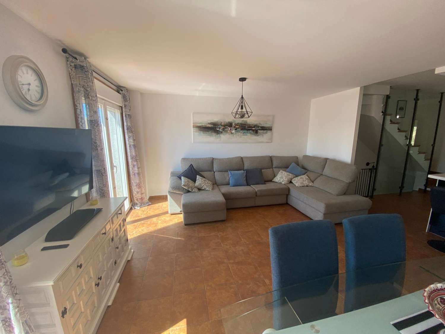 Amplio chalet adosado 4 dormitorios y 3 baños en alquiler larga temporada