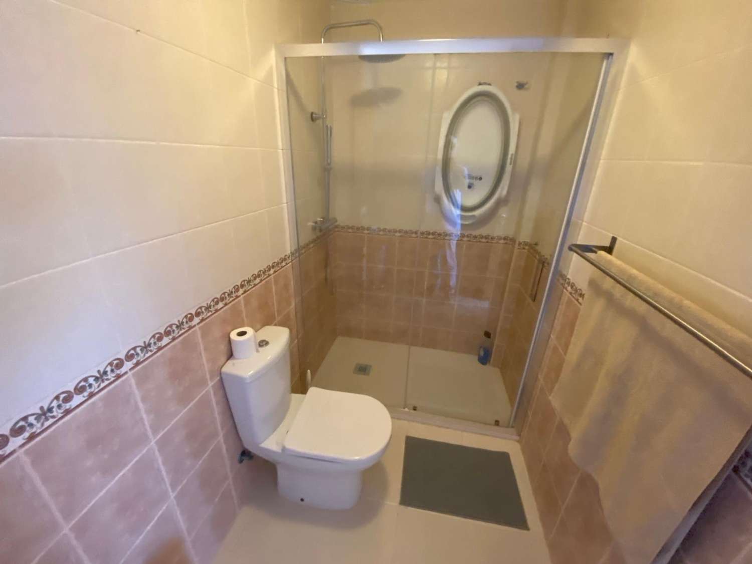 Amplio chalet adosado 4 dormitorios y 3 baños en alquiler larga temporada