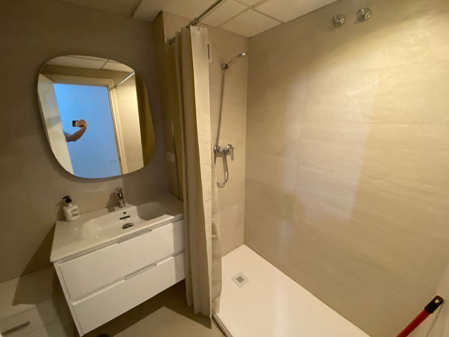 Piso 2 dormitorios y 1 baño a la venta