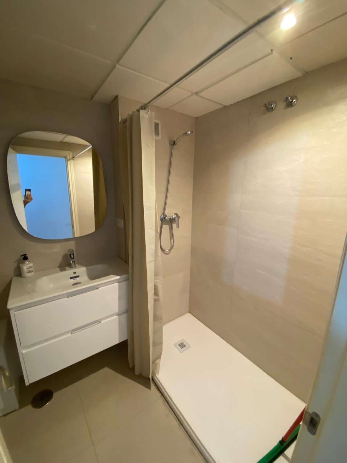 Piso 2 dormitorios y 1 baño a la venta