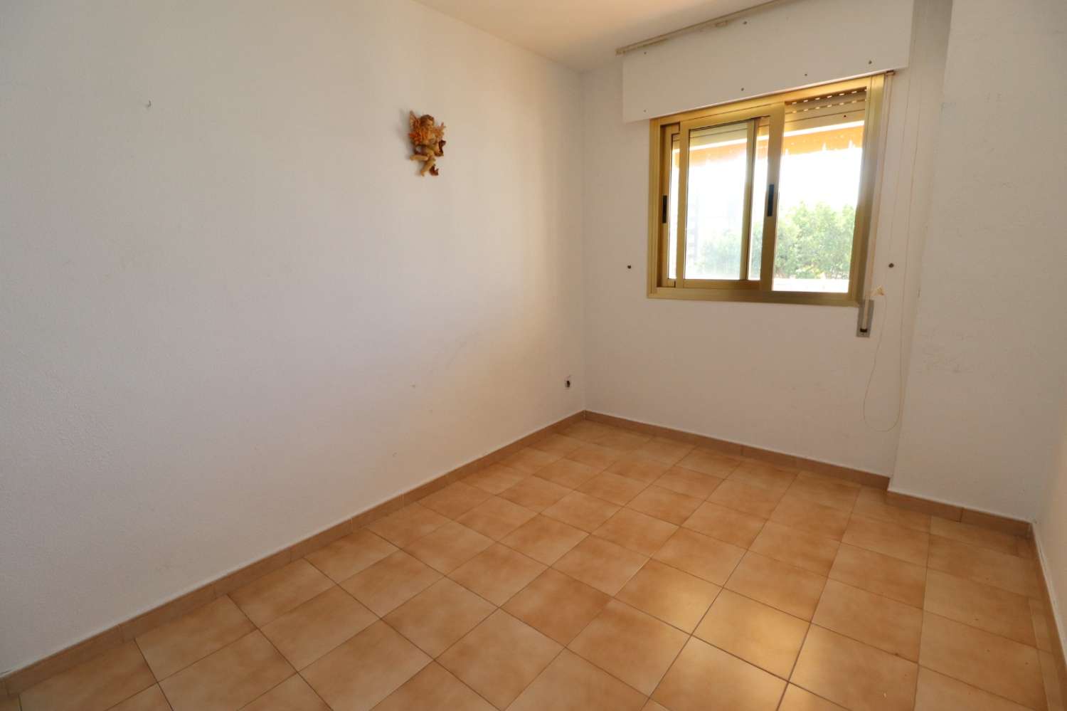 Se vende piso de 3 dormitorios en Fuengirola, zona Sohail.