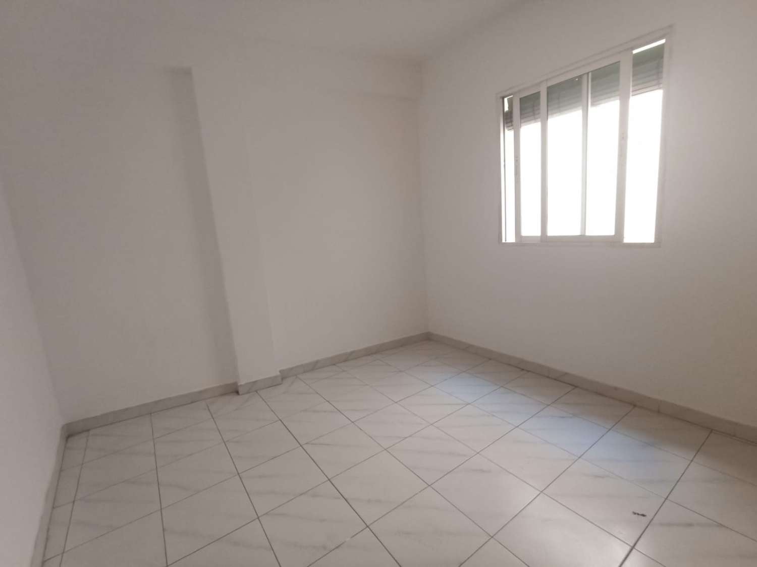 Se vende piso 3 dormitorios en Playa de los Boliches, Fuengirola.