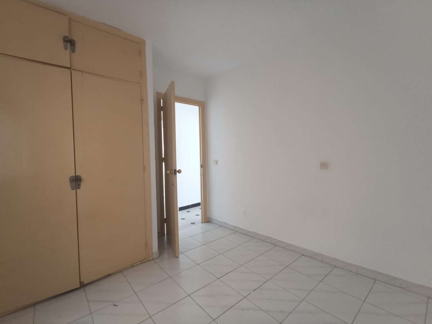 Se vende piso 3 dormitorios en Playa de los Boliches, Fuengirola.