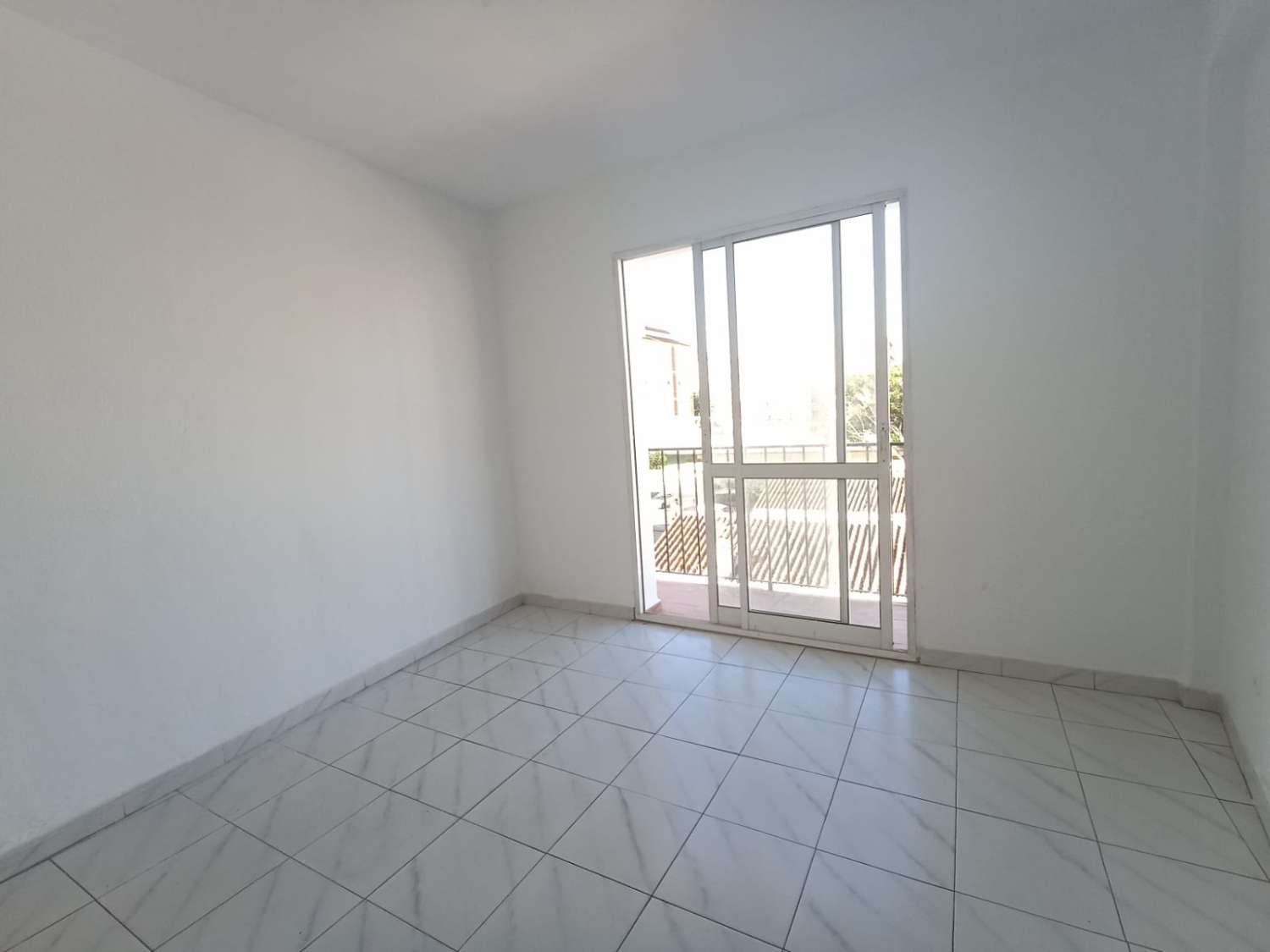 Se vende piso 3 dormitorios en Playa de los Boliches, Fuengirola.