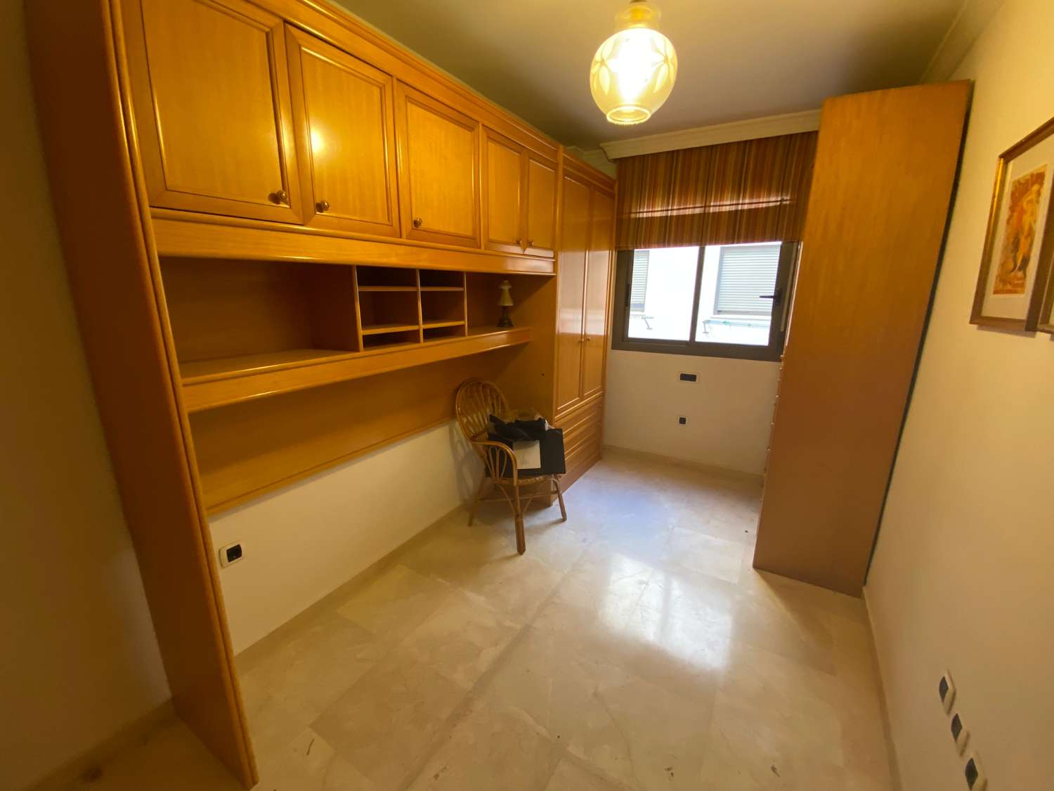 Se vende piso de 3 dormitorios y 2 baños en Martinez Maldonado 61.
