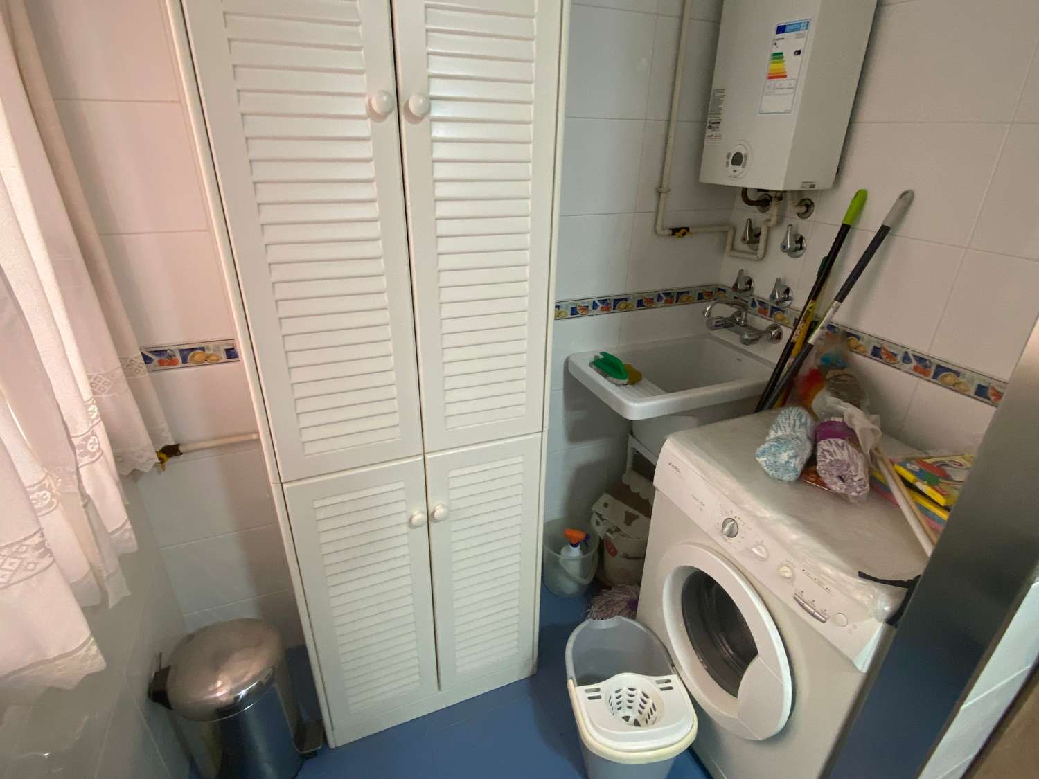 Se vende piso de 3 dormitorios y 2 baños en Martinez Maldonado 61.