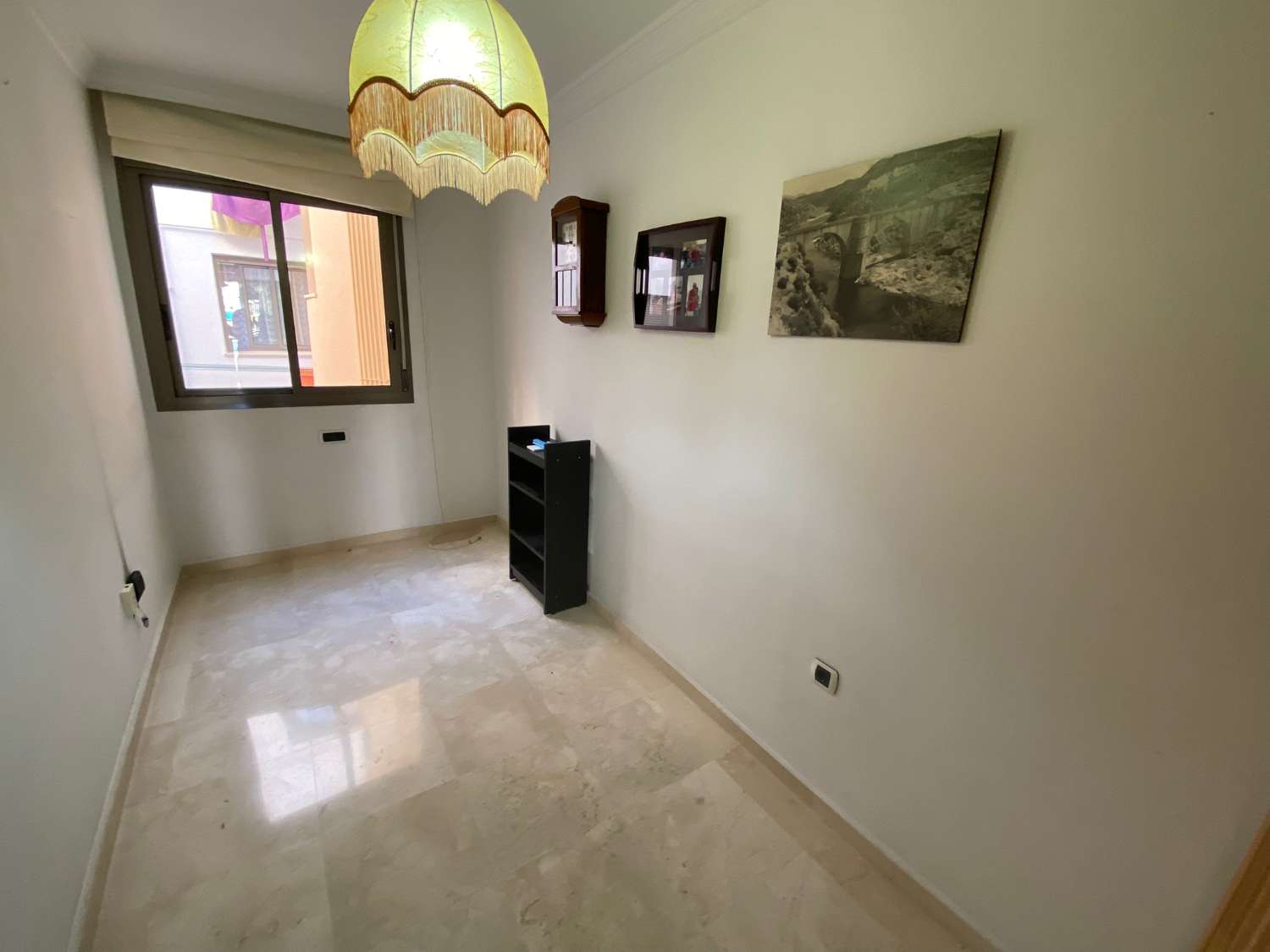 Se vende piso de 3 dormitorios y 2 baños en Martinez Maldonado 61.