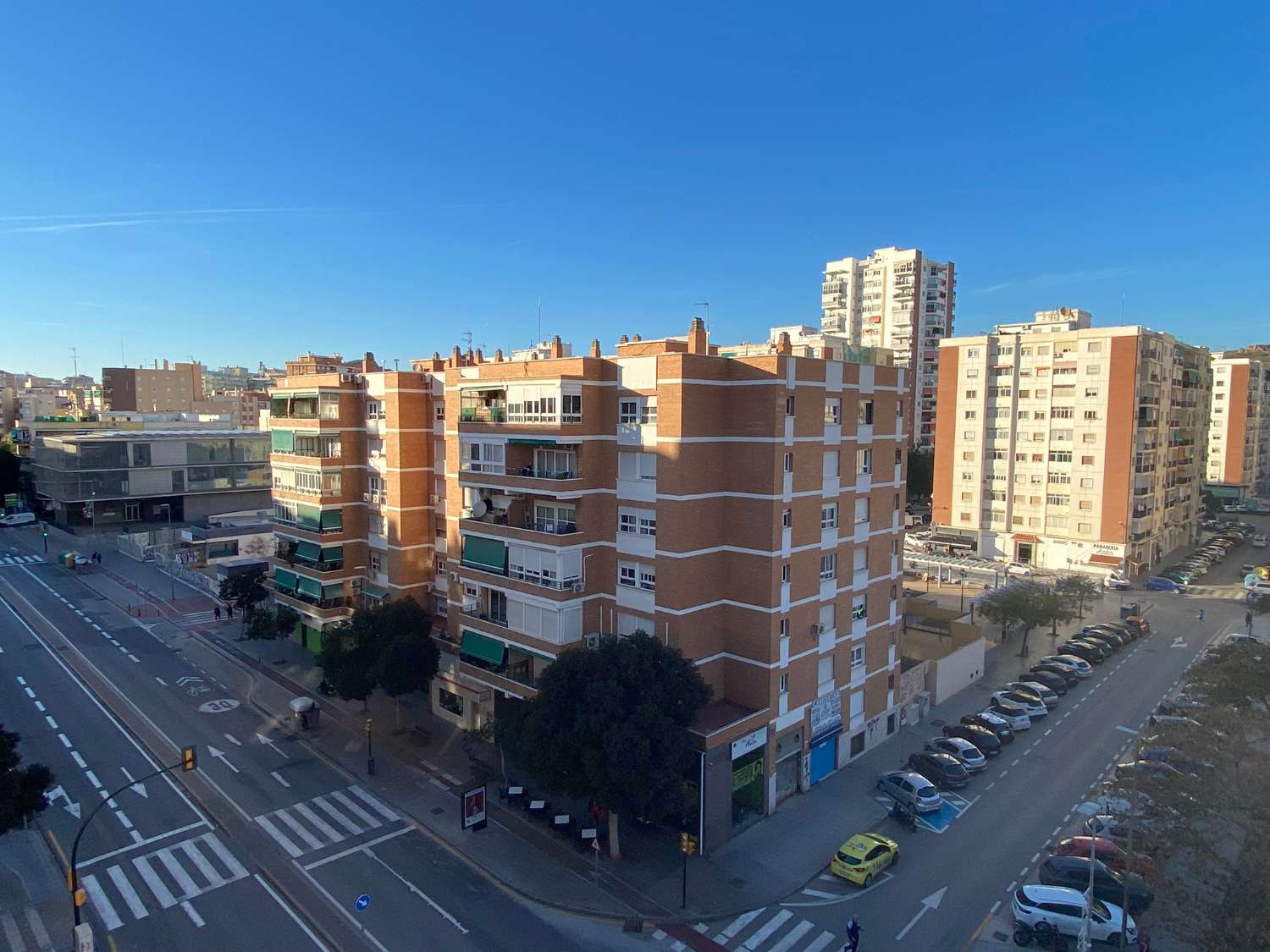 Se vende piso de 3 dormitorios y 2 baños en Martinez Maldonado 61.