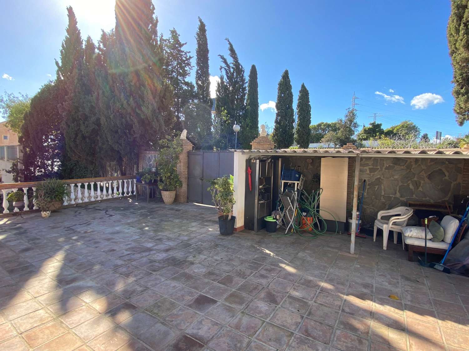 Se vende chalet independiente en Fuengirola.