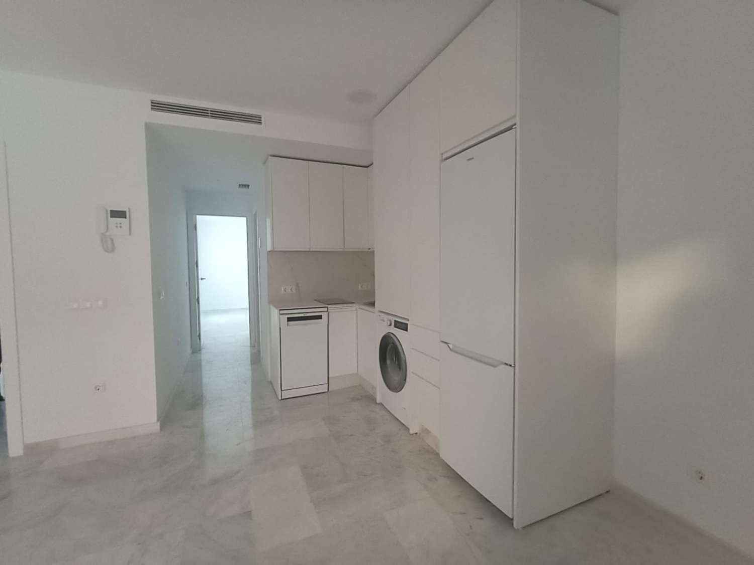 Se vende apartamento de 1 dormitorio en Playa de los Boliches, Fuengirola.