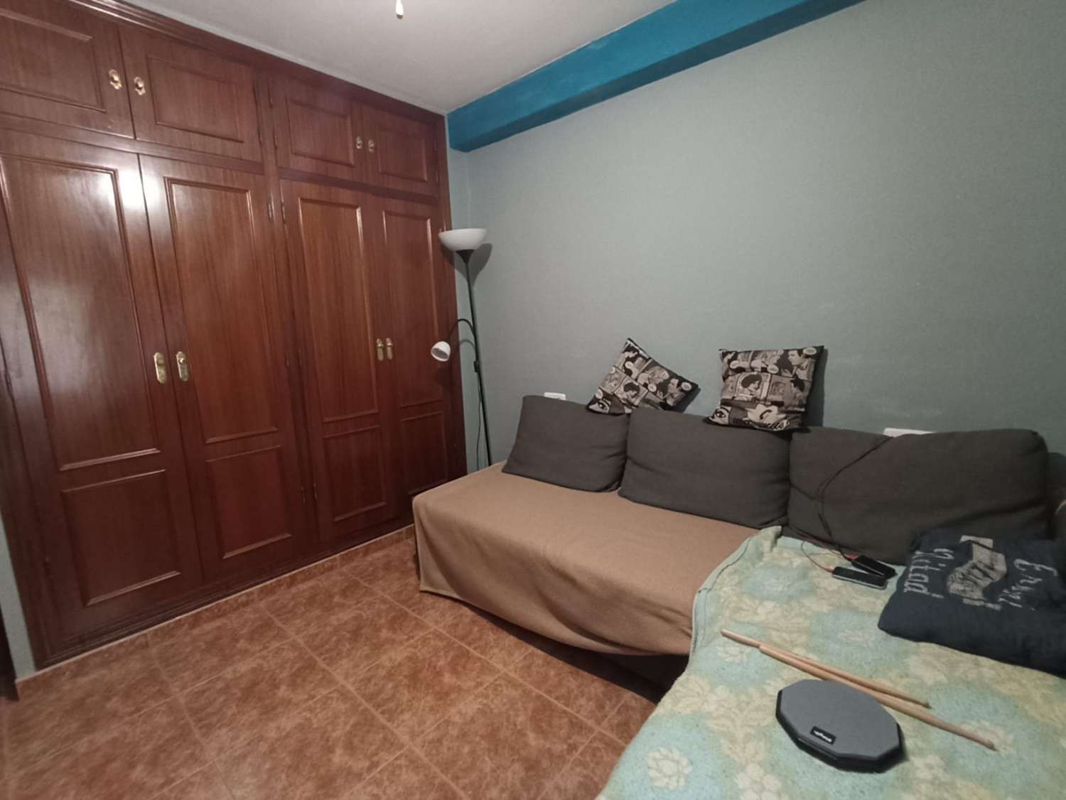 Se vende piso de 3 dormitorios en el Centro de Fuengirola.