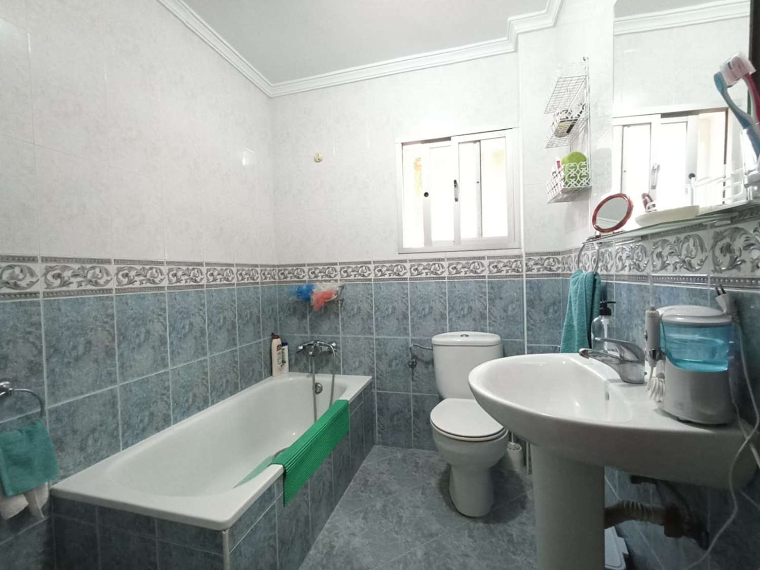 Se vende piso de 3 dormitorios en el Centro de Fuengirola.