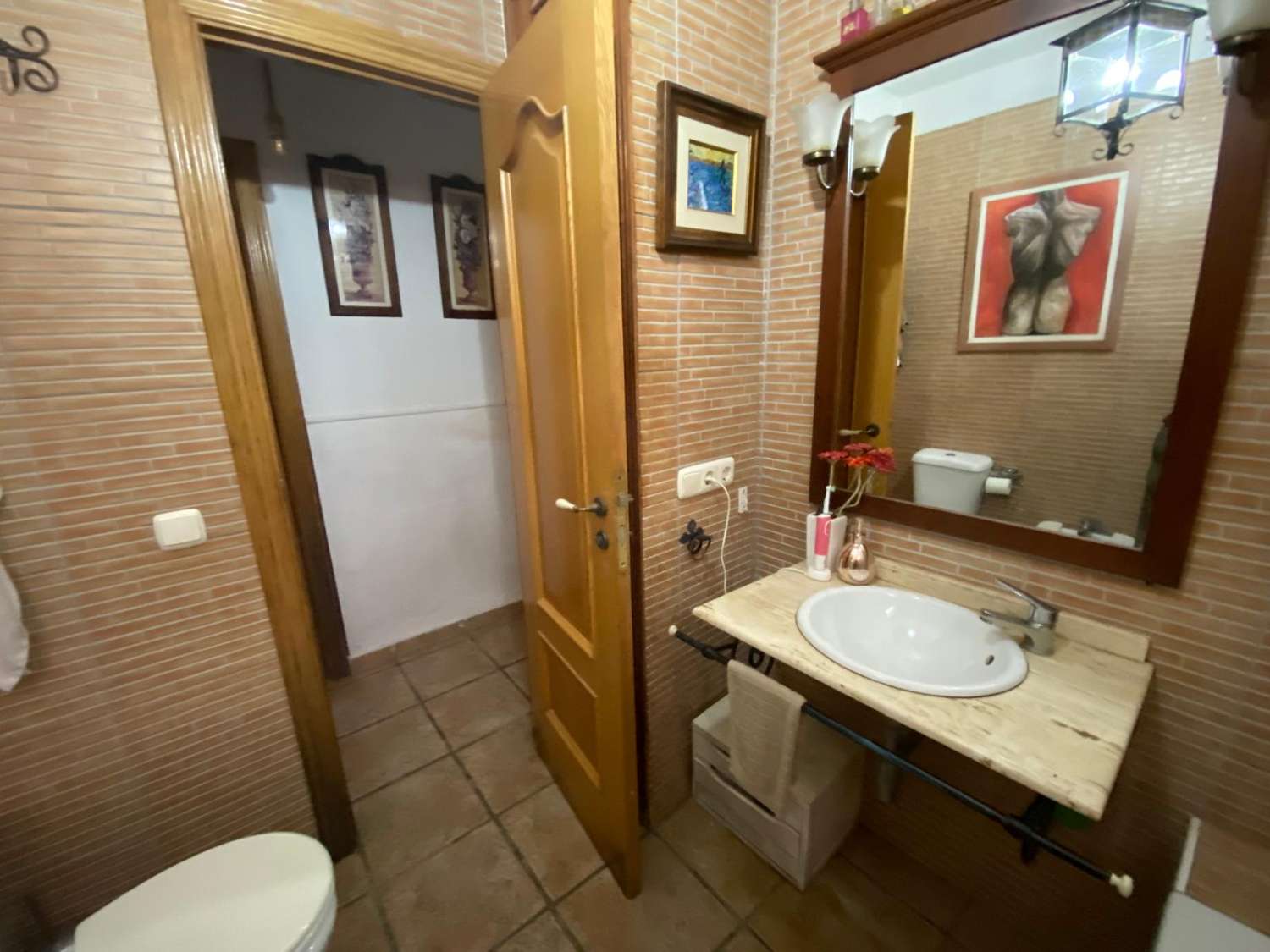 2 dormitorios y 1 baño en planta baja con jardin