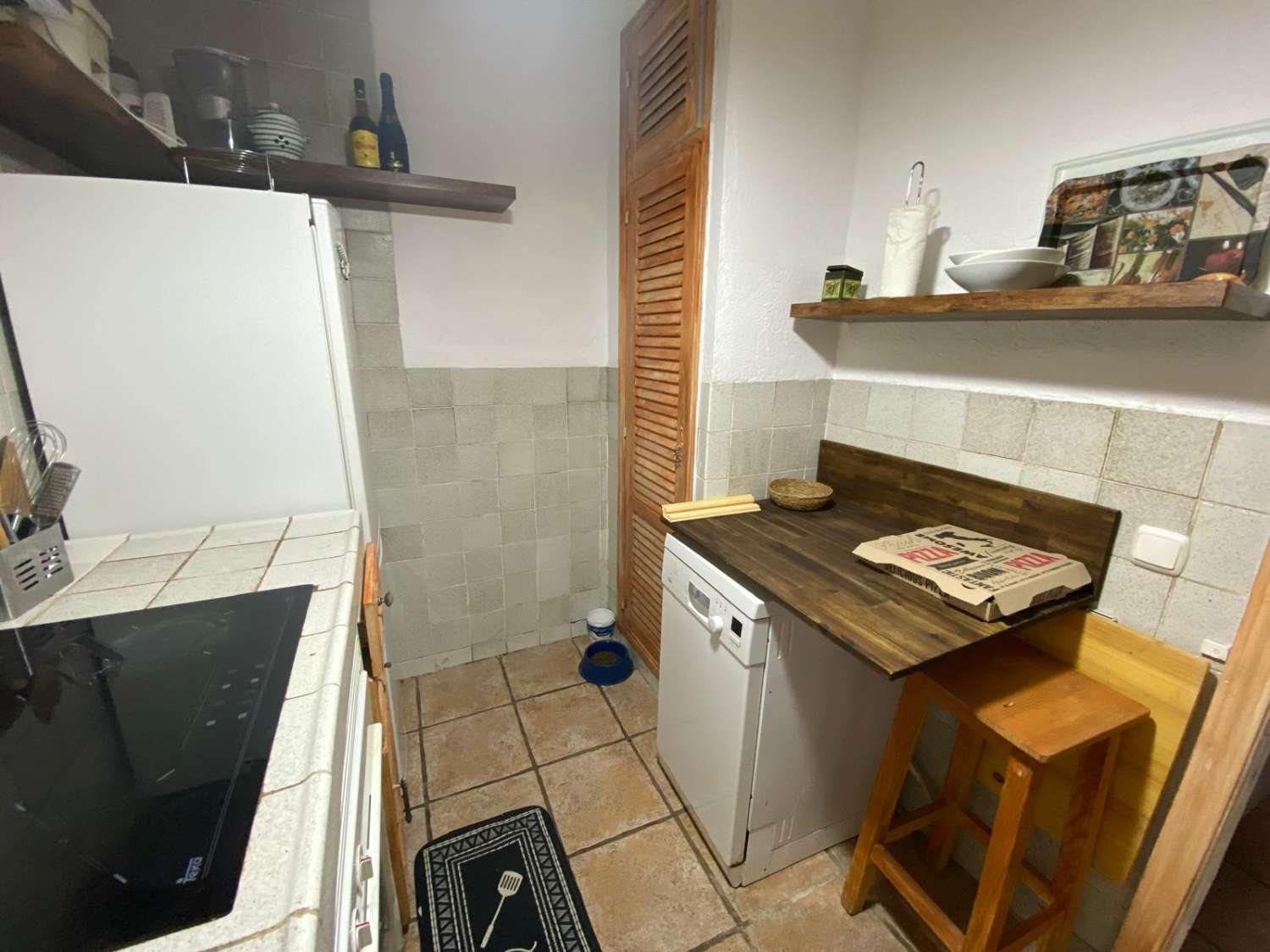 2 dormitorios y 1 baño en planta baja con jardin
