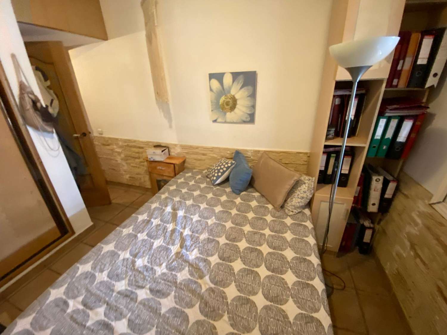 2 dormitorios y 1 baño en planta baja con jardin