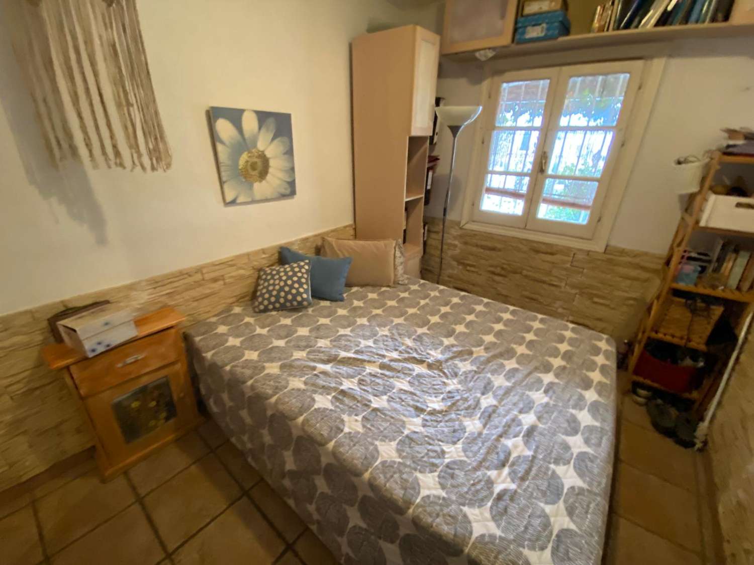 2 dormitorios y 1 baño en planta baja con jardin