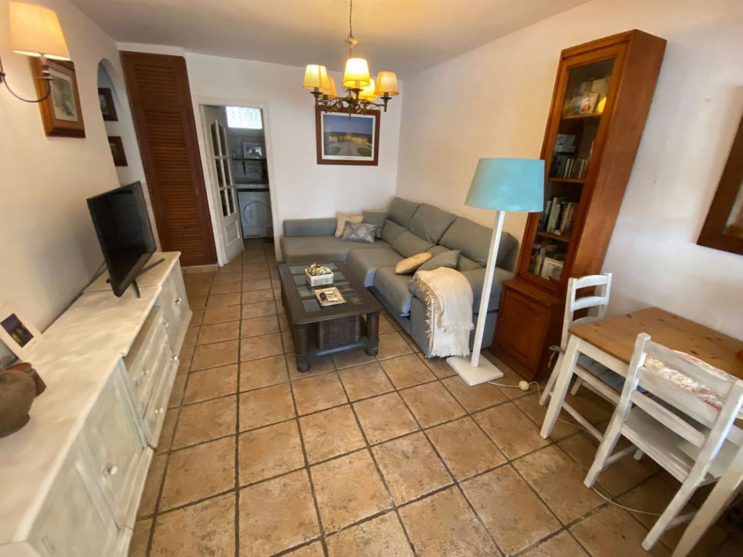 2 dormitorios y 1 baño en planta baja con jardin