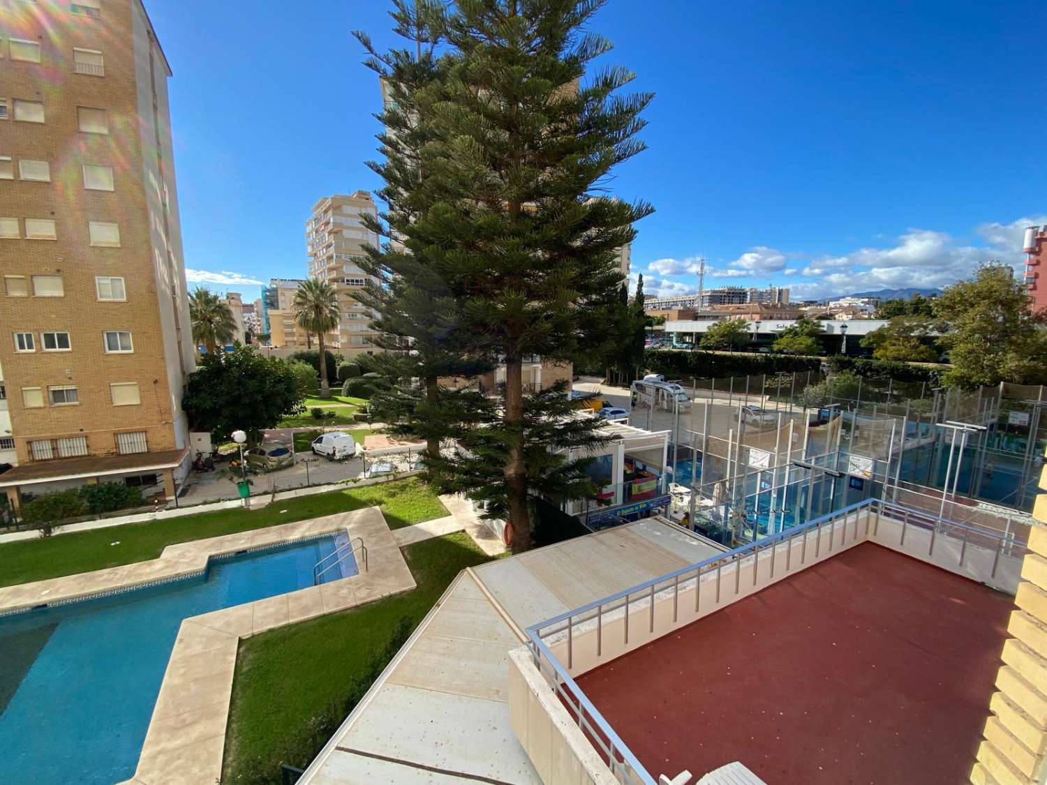 1ª linea de playa  en los boliches, 1 dormitorio y 1 baño con piscina y vistas al mar.