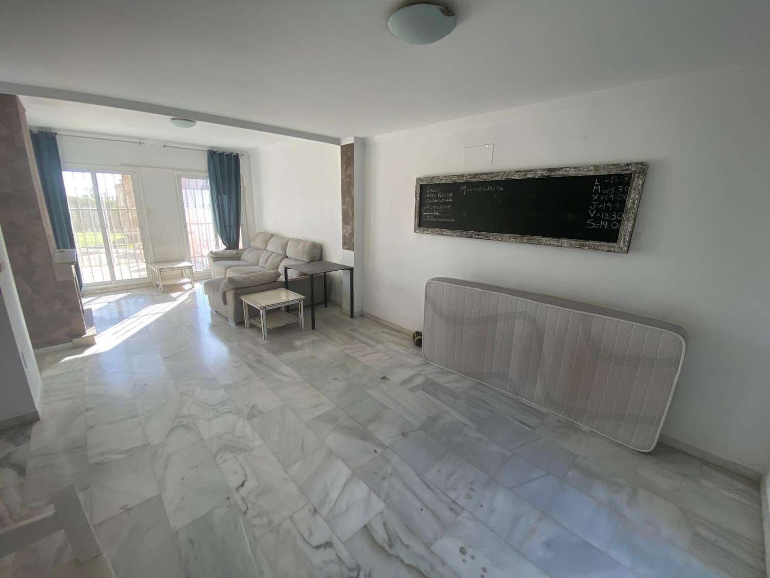 Se vende adosado en Fuengirola,zona Sohail.